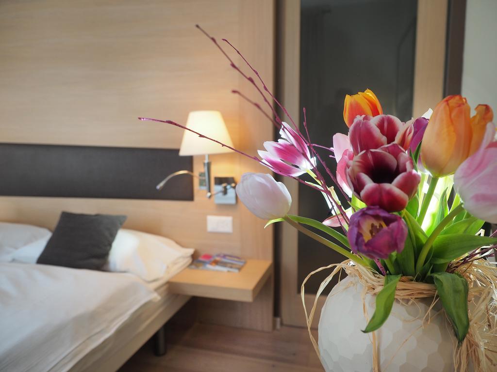 Ristorante Charme Hotel Tre Terre Ponte Brolla Εξωτερικό φωτογραφία