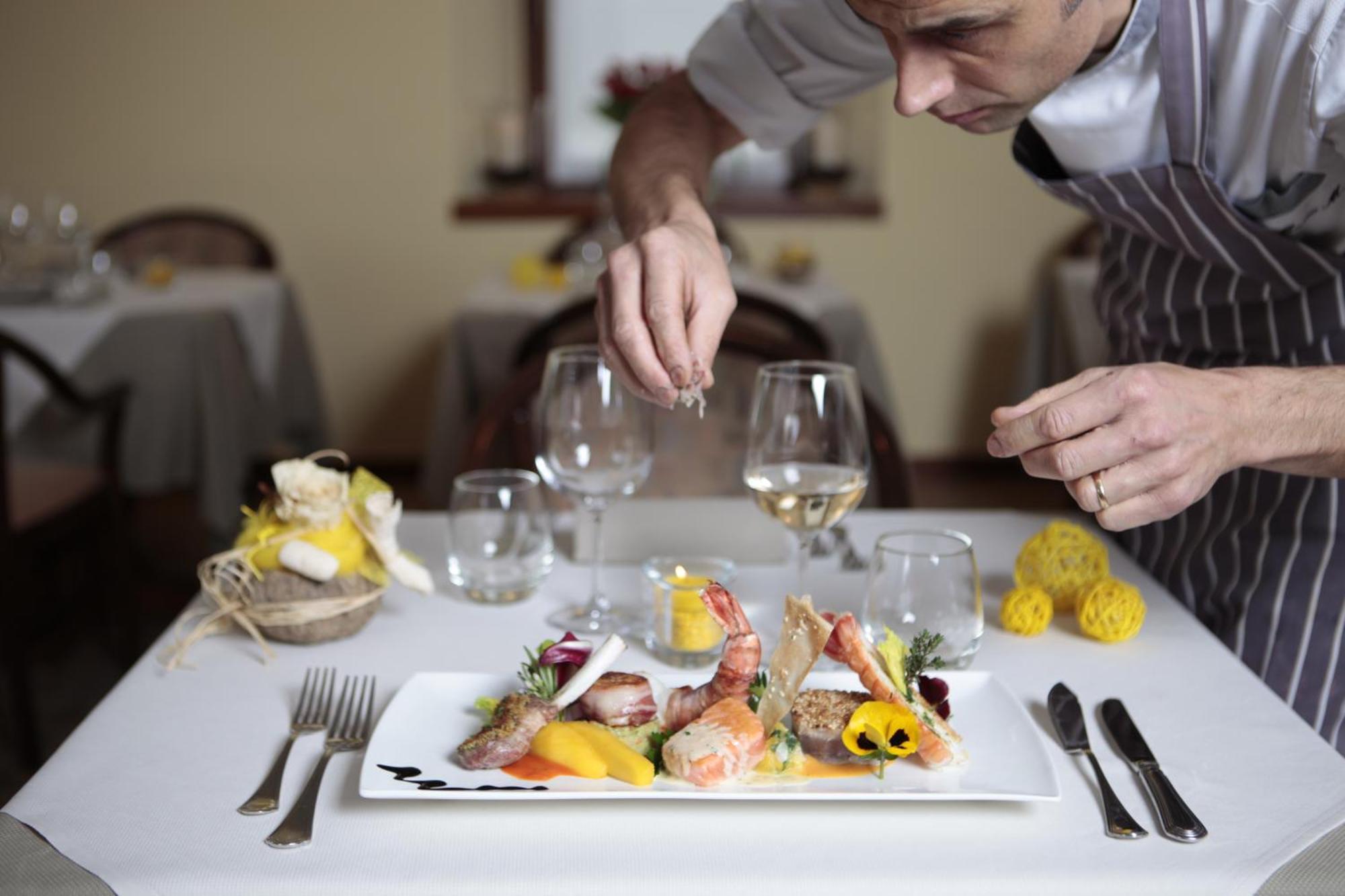Ristorante Charme Hotel Tre Terre Ponte Brolla Εξωτερικό φωτογραφία